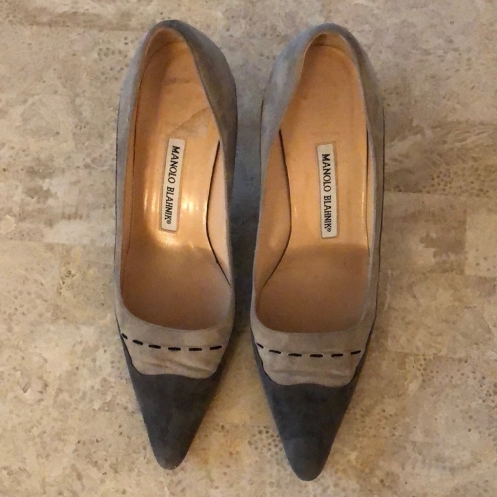 MANOLO BLAHNIK Two Tone Suede Pointed Toe Heels